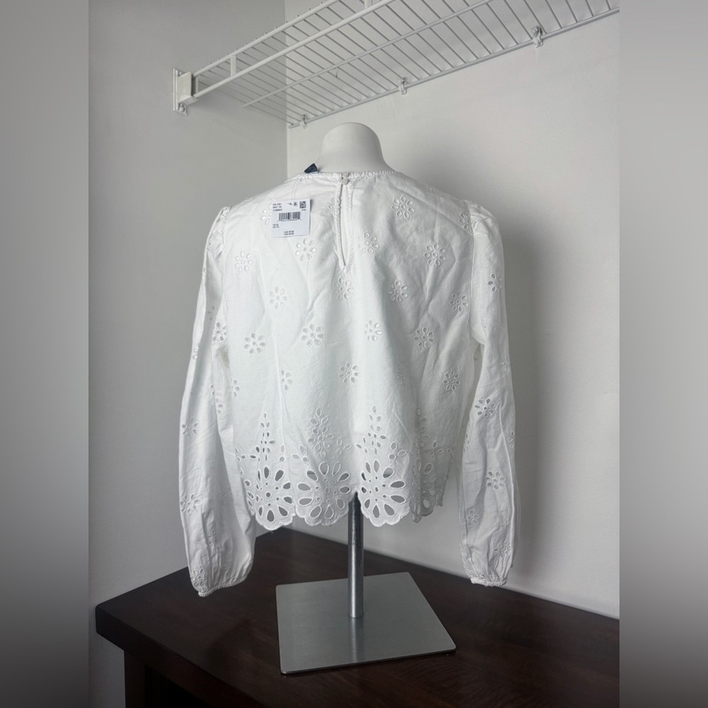 American Eagle White Long Sleeve High Neck Crop with Floral Pattern Cutouts - Picture 5 of 6
